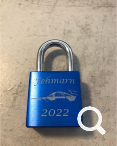 Blaues Liebesschloss mit Wunschgravur nach Vorgabe des Kunden